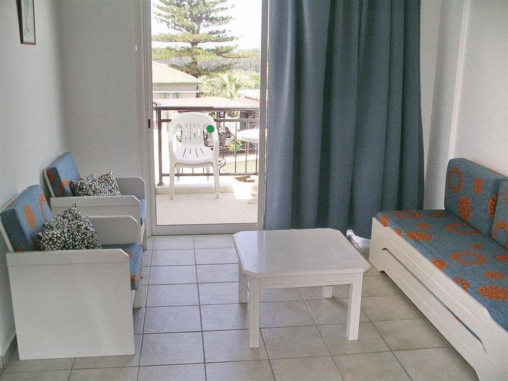 Polis Renos Apartments المظهر الخارجي الصورة
