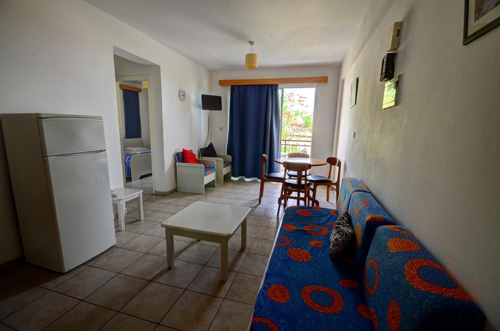 Polis Renos Apartments المظهر الخارجي الصورة
