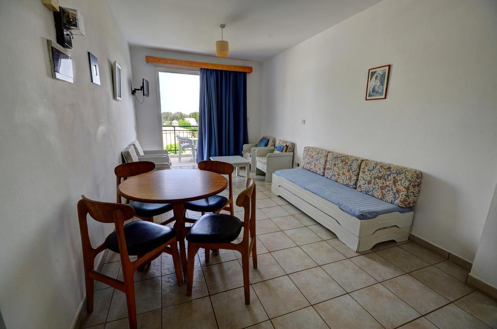 Polis Renos Apartments المظهر الخارجي الصورة