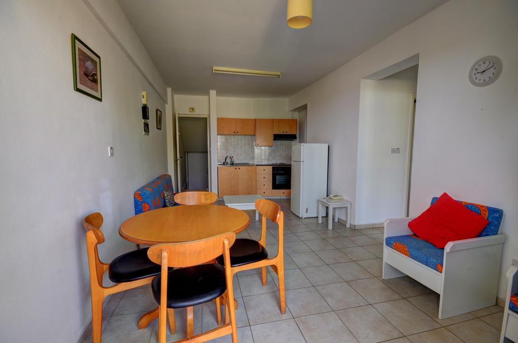 Polis Renos Apartments المظهر الخارجي الصورة